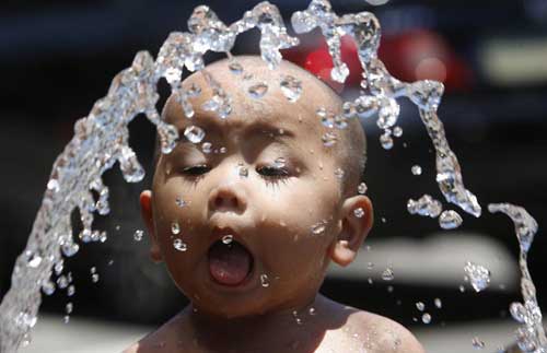 موجة حارة تبدأ غدآ وتصل ذروتها الإثنين