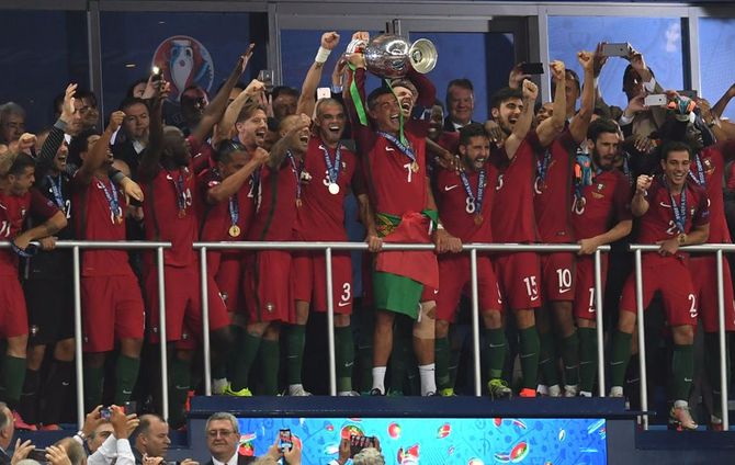 منتخب البرتغال يُتوج بطلآ لأوروبا علي حساب فرنسا