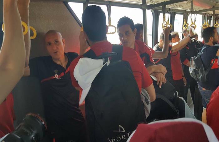 صور.. بعثة النادى الأهلي تغادر القاهرة متجهة إلى المغرب