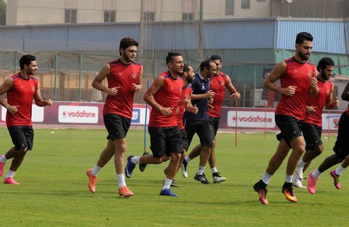 تدريبات بدنية مكثفة للاعبي الأهلي قبل مواجهة الزمالك غدآ