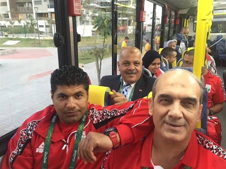 لاعب الرماية يكشف أسباب رفعه للعلم السعودي بطابور العرض