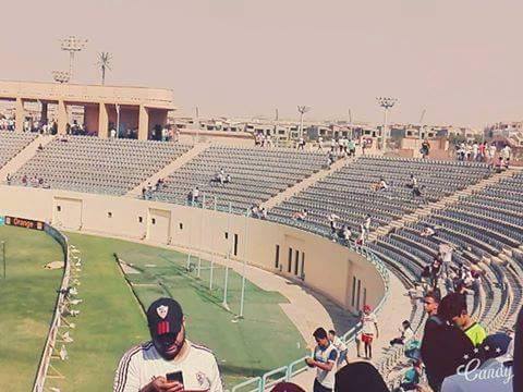 جماهير الزمالك تبدأ التوافد على «بتروسبورت»