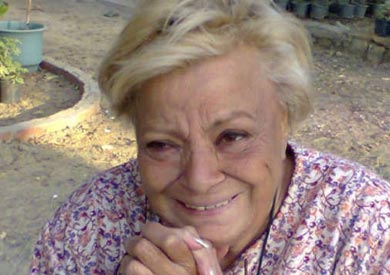 العاشرة مساء تنفرد بمداخلة هاتفية مع الفنانة نادية لطفى