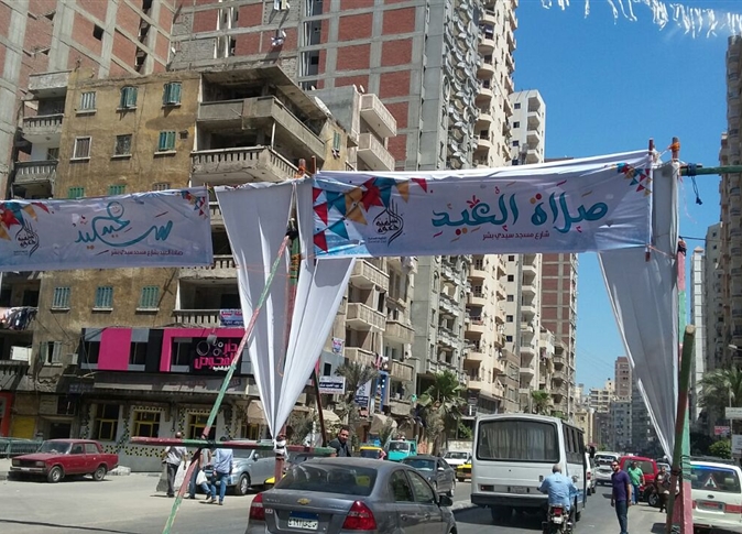 أوقاف الإسكندرية تزيل لافتات للدعوة السلفية تدعو لصلاة العيد