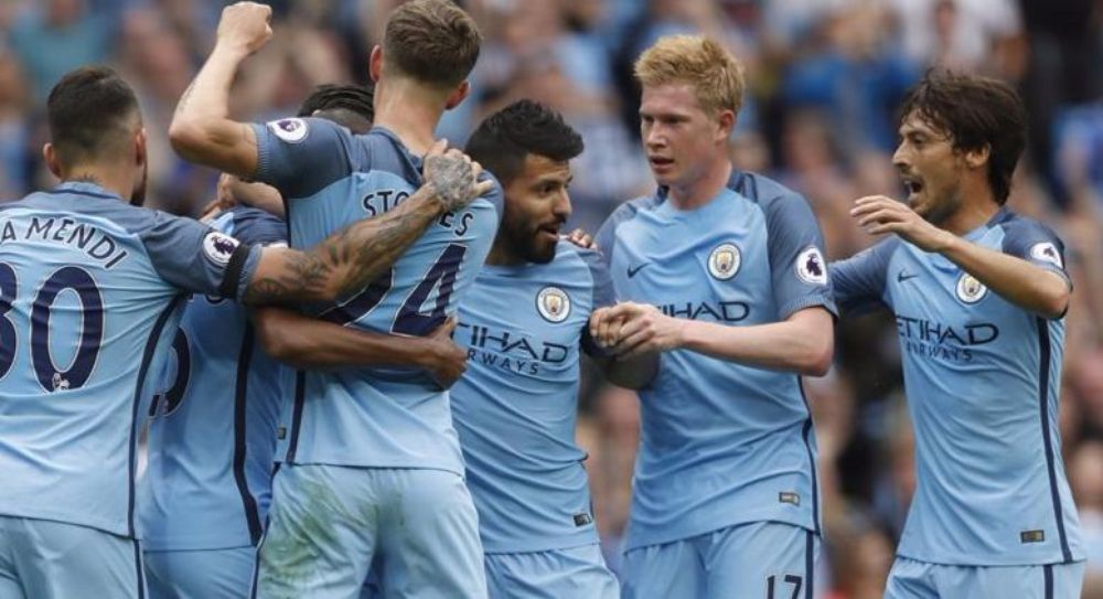 مانشستر سيتي ينجز المهمة أمام سوانزي ويحتفظ بالقمة