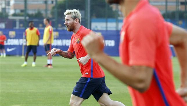 ميسي يتعافي من إصابته وينضم إلى تدريبات برشلونة الجماعية