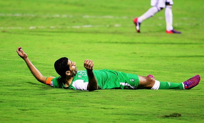 الكابيتانو تيسير الجاسم يشارك في تدريبات أهلي جدة استعدادًا للديربي