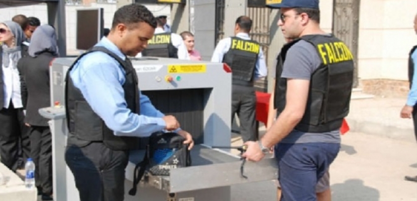 وزير النقل الروسي يمتدح أليات التأمين في المطارات المصرية