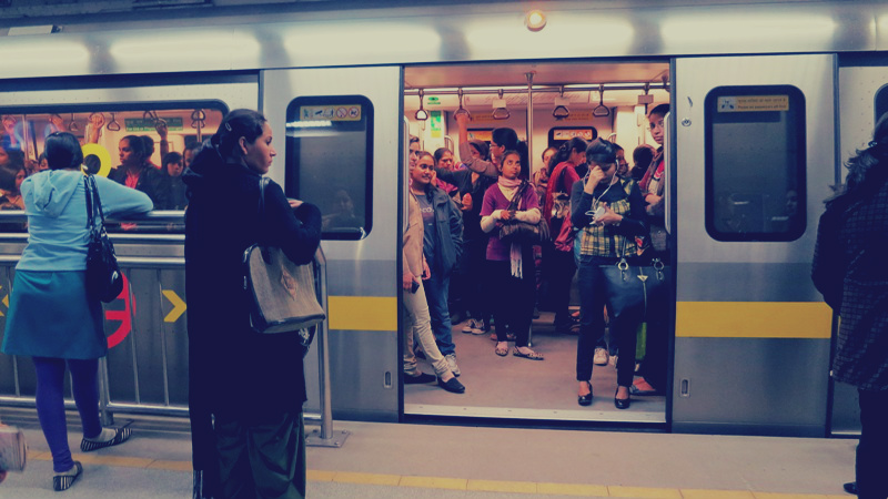 «خناقة» في عربة السيدات في المترو