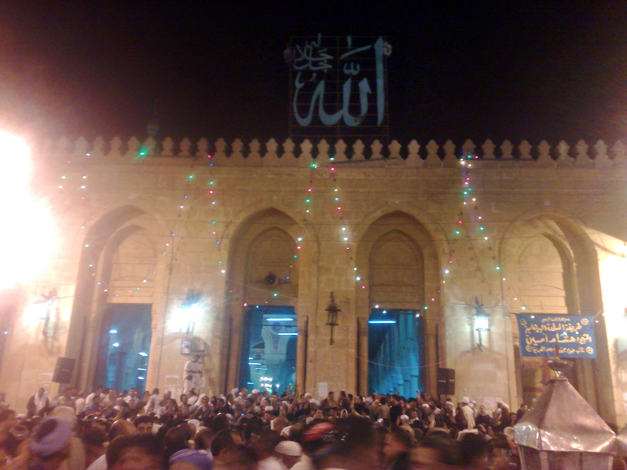 فتح المساجد في صلاة التهجد من ليلة 27 حتى نهاية شهر رمضان