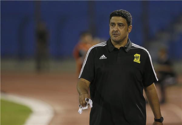 عادل عبد الرحمن يختار 20 لاعبآ لمباراة المقاولون بالدوري