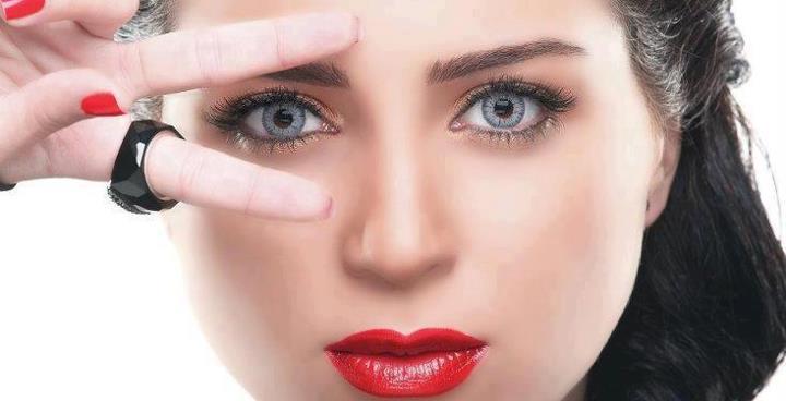 مي عز الدين تبكي «على الهواء» ..ووالدها يطلب منها «السماح»