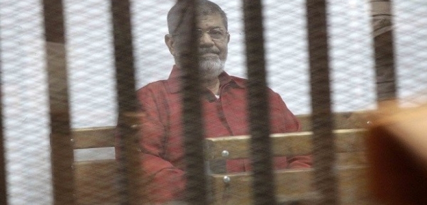 عاجل| النيابة تصرح بدفن جثمان محمد مرسي