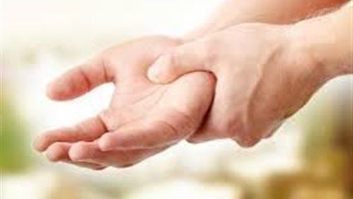 6 أسباب تؤدي إلي الإصابة برعشة اليدين