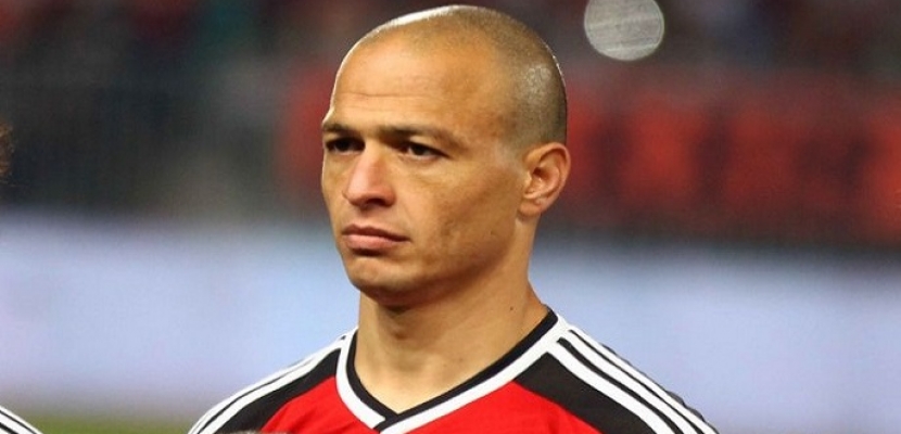 بعد استبعاده من بيراميدز .. حمادة طلبة يهاجم حسام حسن