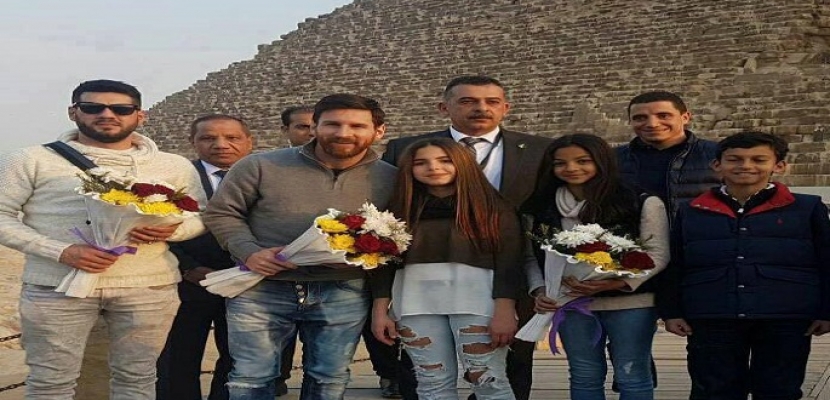ميسي يزور منطقة الأهرامات