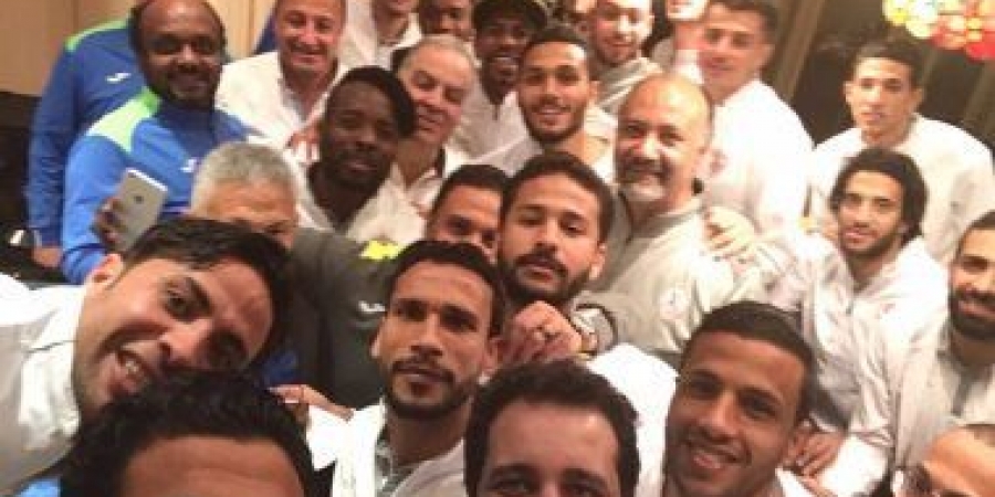 الزمالك يحتفل بعيد ميلاد "صلاح ريكو" بمعسكر الإمارات