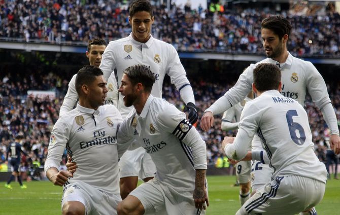 ريال مدريد يستدرج أوساسونا اليوم لخطف صدارة الدورى الإسبانى