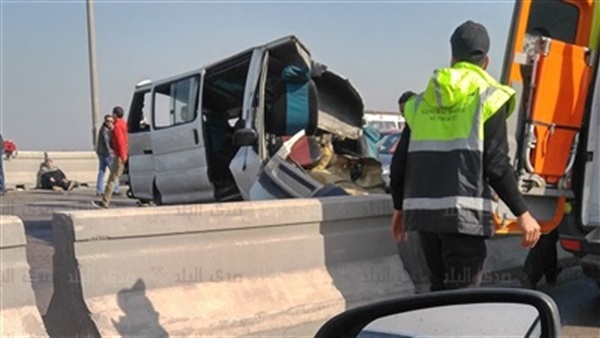 انقلاب ” ميكروباص” بالفيوم وإصابة 19 مواطناً