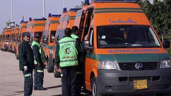 من جانبه أكد الدكتور أمجد عبدالحميد، مدير مرفق إسعاف محافظة المنوفية، فى تصريحات خاصة لـ"اليوم السابع"، أنه تم الدفع بـ8 سيارات إسعاف تحت إشراف شادى نبوى، مشرف عام إسعاف المحافظة ومزودين باسطوانات الأكسجين المحمولة لمساعدة المواطنين تحت الانقاض.