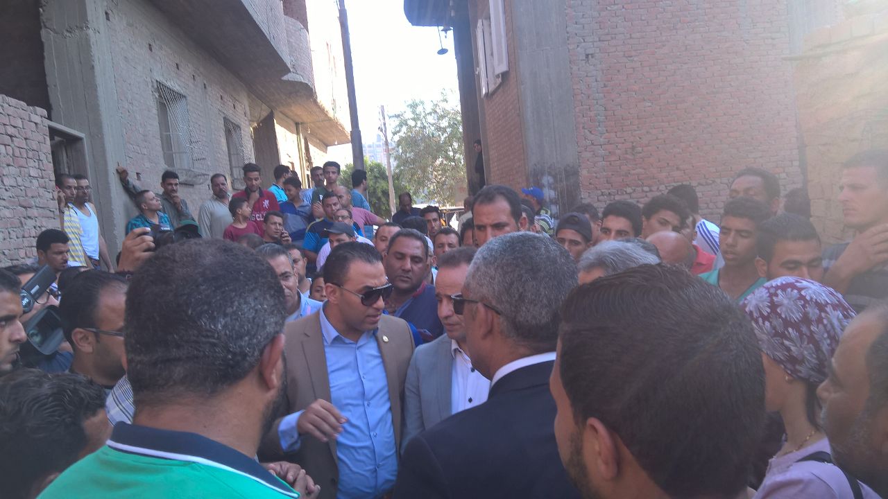 أهالى جزيرة الوراق لوفد البرلمان: هنموت هنا