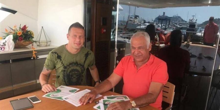 سموحة يتعاقد مع مهاجم صربي لتدعيم خط الهجوم