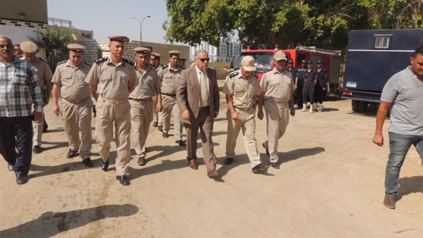 فصل خفير شرطة لتورطه فى هروب سجناء مركز الوقف