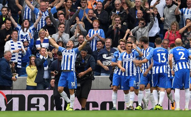 برايتون يسحق مانشستر يونايتد 4-0 ويقضي على آماله في التأهل لدوري الأبطال