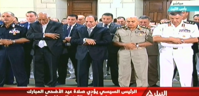 السيسي يؤدي صلاة عيد الأضحى المبارك بمسجد محمد كريم في الإسكندرية