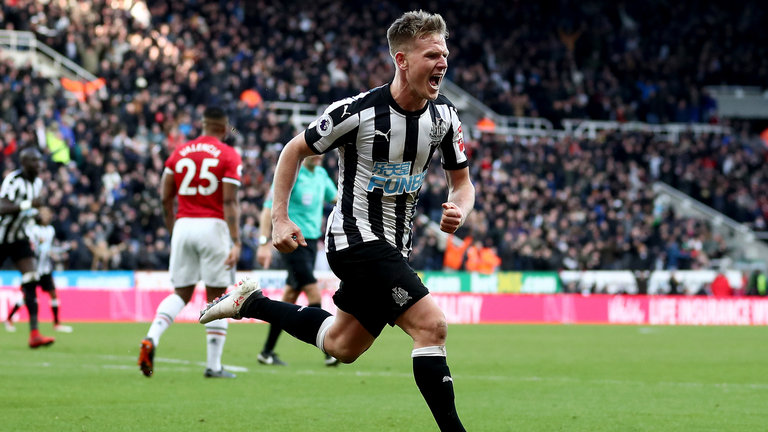 نيوكاسل يفوز على شيفيلد 3-0 في الدوري الإنجليزي