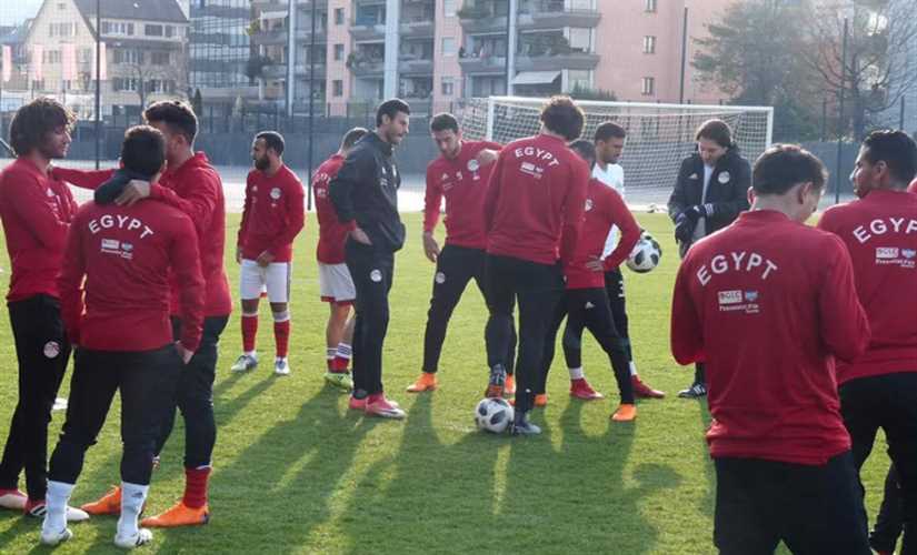 المنتخب الوطني يؤدي مرانه الأول في برج العرب