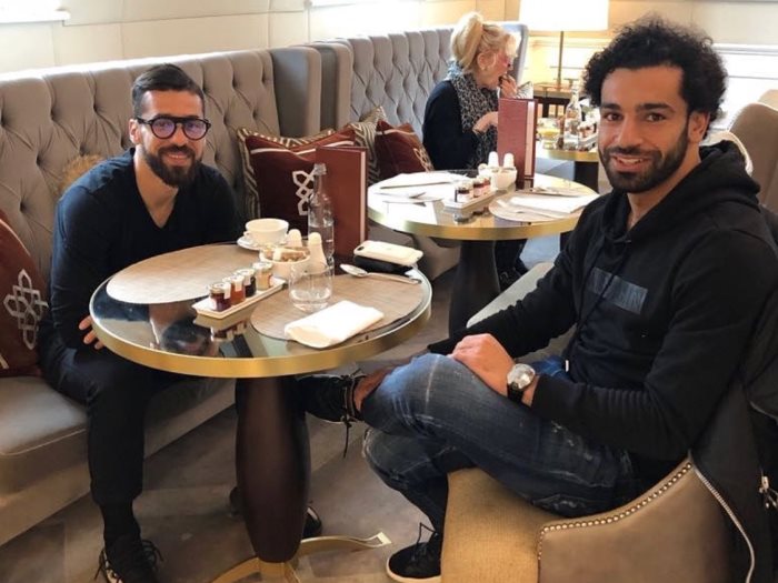 عبد الله السعيد يلتقي محمد صلاح في إنجلترا