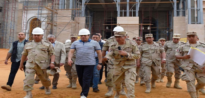 الرئيس السيسي يتفقد الإنشاءات بالعاصمة الإدارية