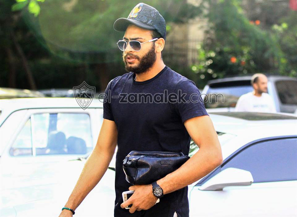 لاعبو الزمالك والجهاز الفني يهنئون أبو جبل بعقد قرانه