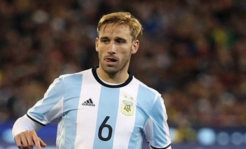 نجم خط وسط المنتخب الأرجنتيني يعلن اعتزاله اللعب دوليآ