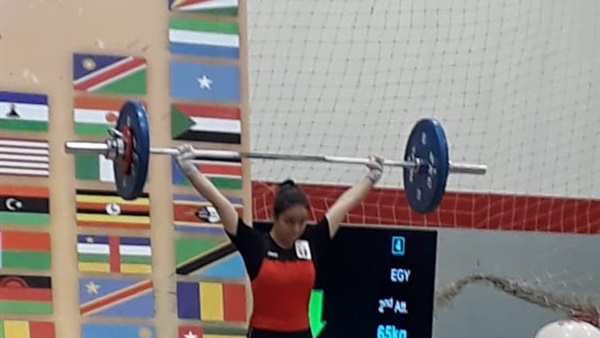 أمل توفيق تحصد ثلاث ميداليات ذهبية لرفع الأثقال بدورة الألعاب بالجزائر