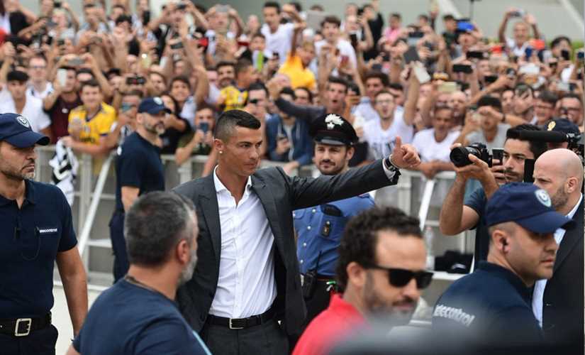 رونالدو يخضع للكشف الطبي تمهيدآ لانتقاله لنادي يوفنتوس