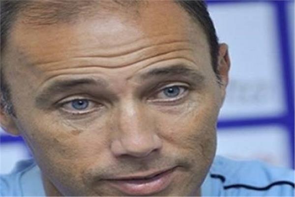 الإسباني كالديرون يرحل عن تدريب فريق النجوم