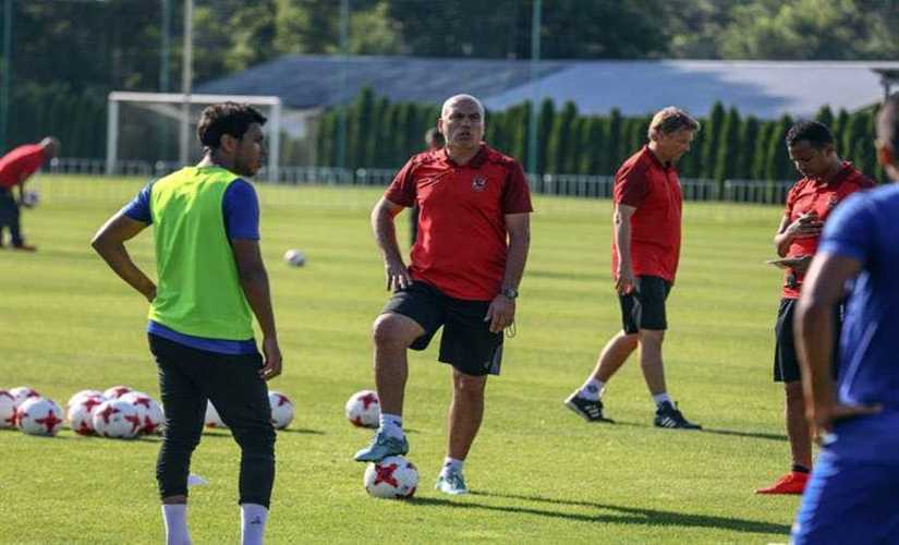 لاسارتي يركز علي التدريبات التكتيكية ويوقف المران أكثر من مرة