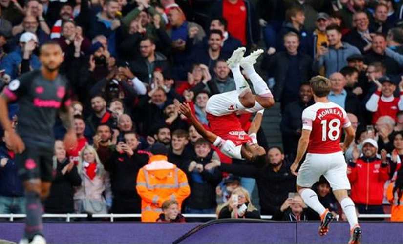 أرسنال يفوز على إيفرتون 2-0 في الدوري الإنجليزي