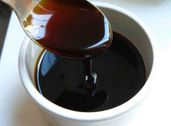 العسل الأسود صيدلية متكاملة لعلاج الكثير من الأمراض