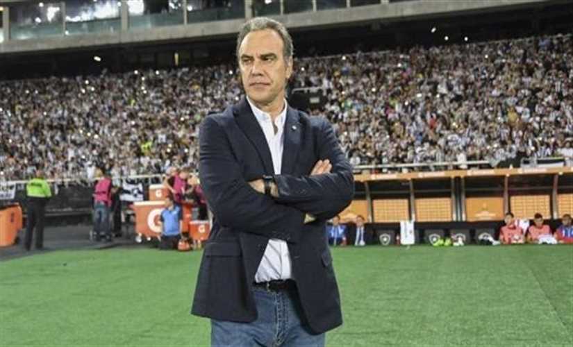 لاسارتي يغادر القاهرة مع أسرته لقضاء أجازته السنوية