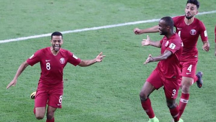 منتخب قطر يواجه نظيره البحريني في افتتاح كأس العرب اليوم