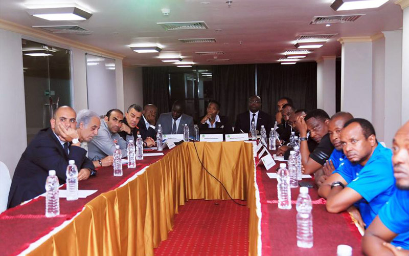 الأهلي يواجه سيمبا بالزي الأزرق