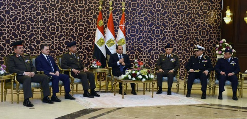 الرئيس السيسي يجتمع مع كبار قادة القوات المسلحة والشرطة