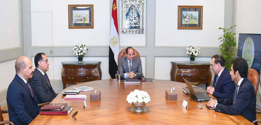 الرئيس السيسي يوجه بمواصلة العمل علي توصيل الغاز الطبيعي للوحدات السكنية