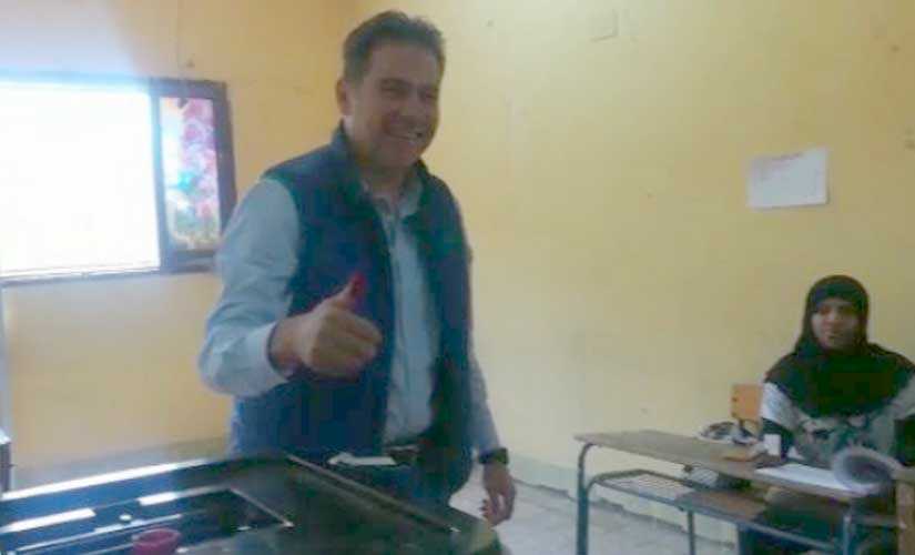 خالد جلال يدلي بصوته في التعديلات الدستورية في الهرم