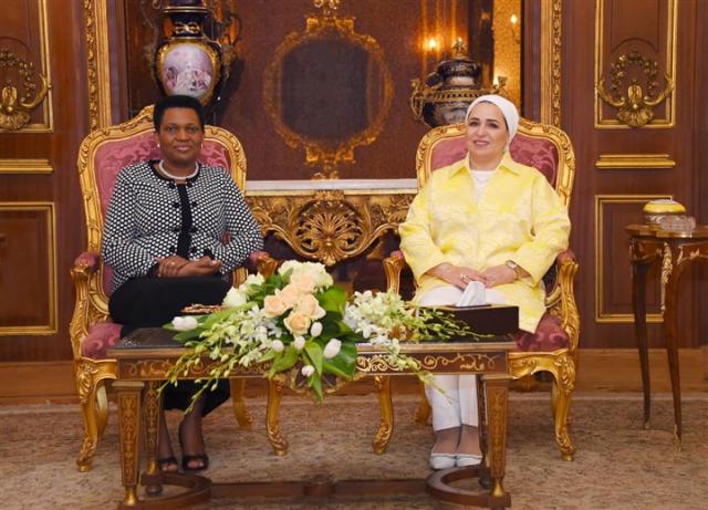 قرينة السيسي تستقبل سيدة بوروندي الأولى