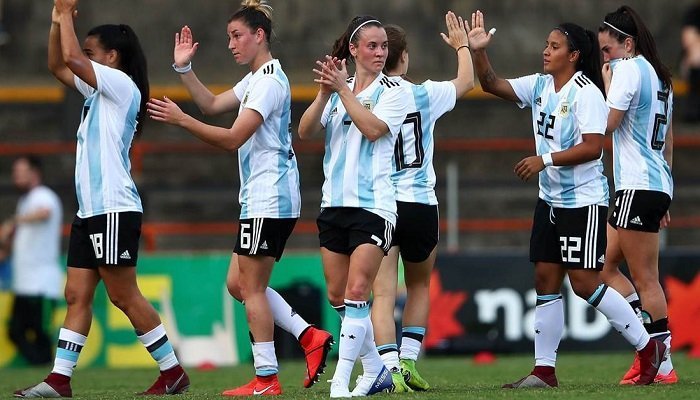 منتخب اسكتلندا للسيدات لكرة القدم يودع كأس العالم بعد التعادل مع الأرجنتين