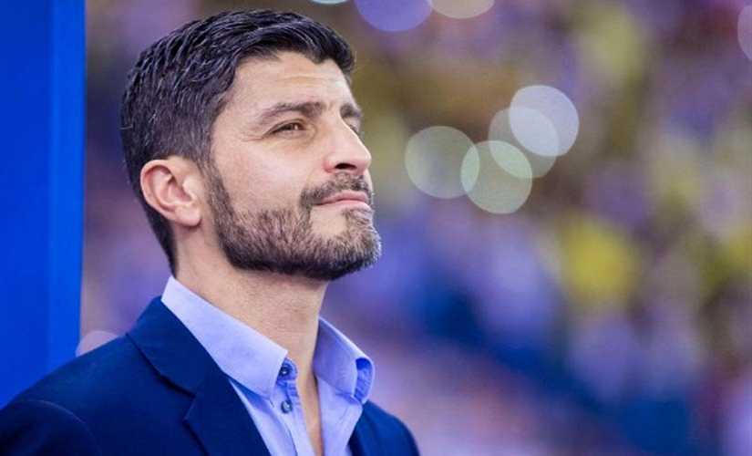 النصر السعودي يقيل مدربه رسمياً